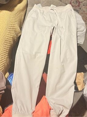 lululemon athletica Men's Cream Drawstring Joggers